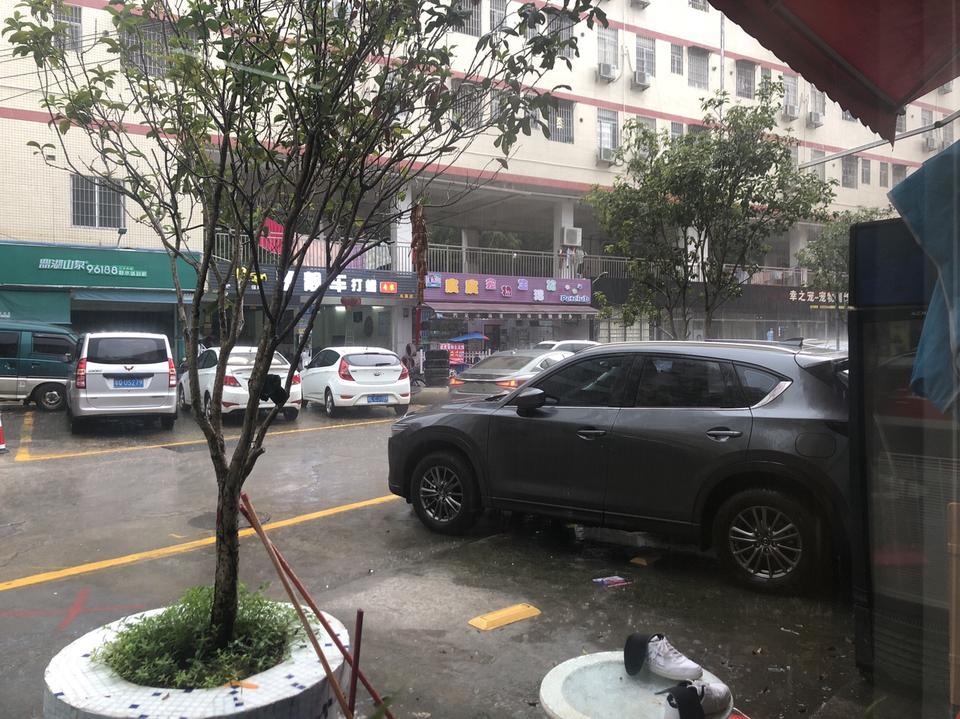 马自达cx-5-车刚买半年不到，晒太阳就会掉色吗？