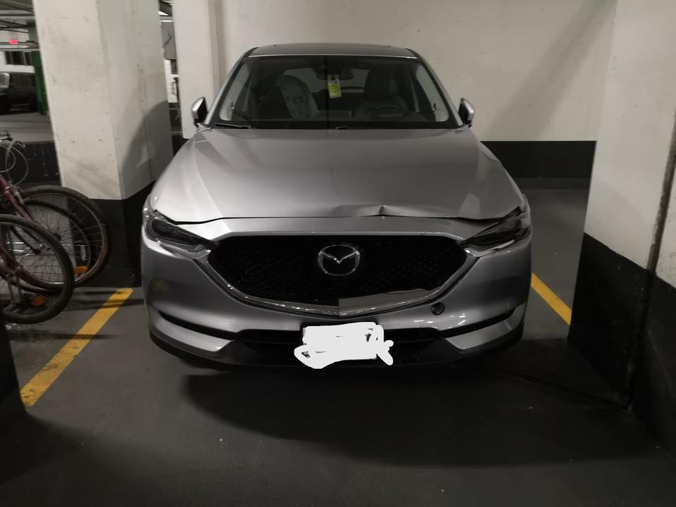 马自达cx-5-引擎盖撞成这样钣金还有救吗，还是要换新的了？求解答！