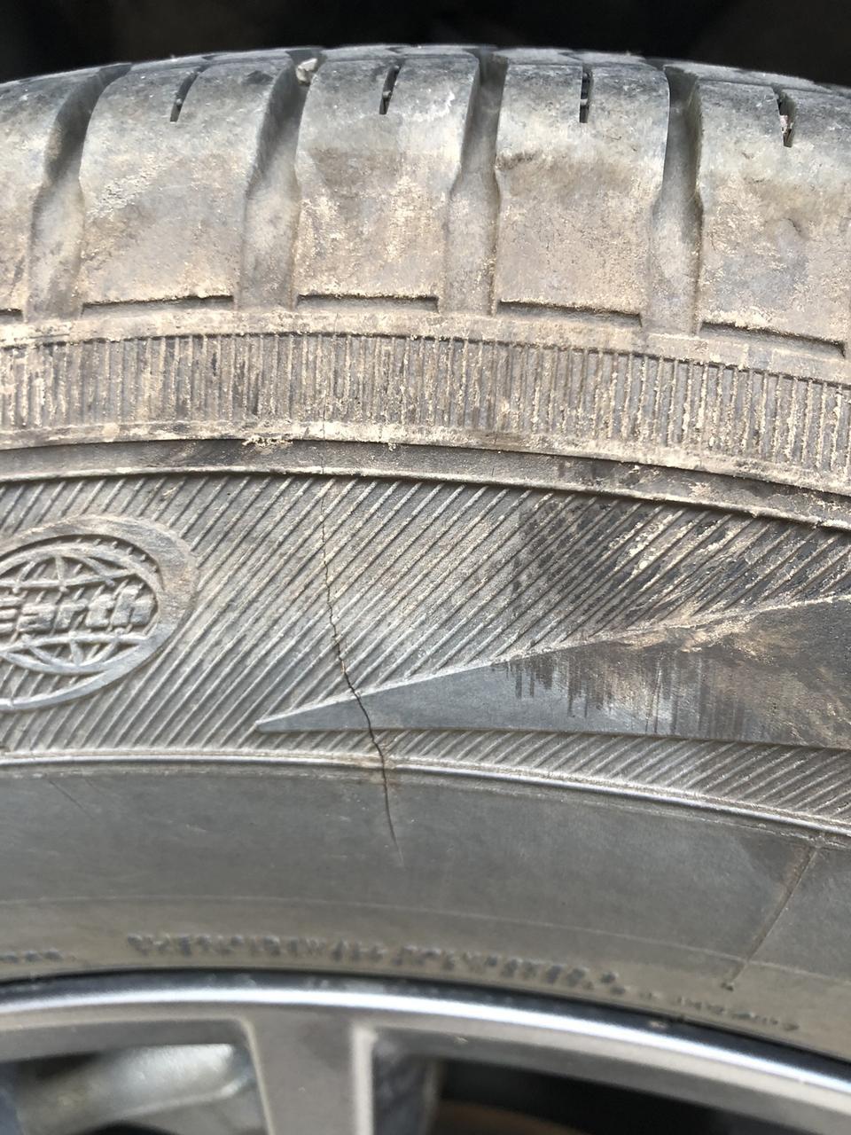 马自达cx-5-请问本人买车接近一年，行驶大约1.3万公里，车的原装轮胎因质量问题开裂，属于质保范围吗？