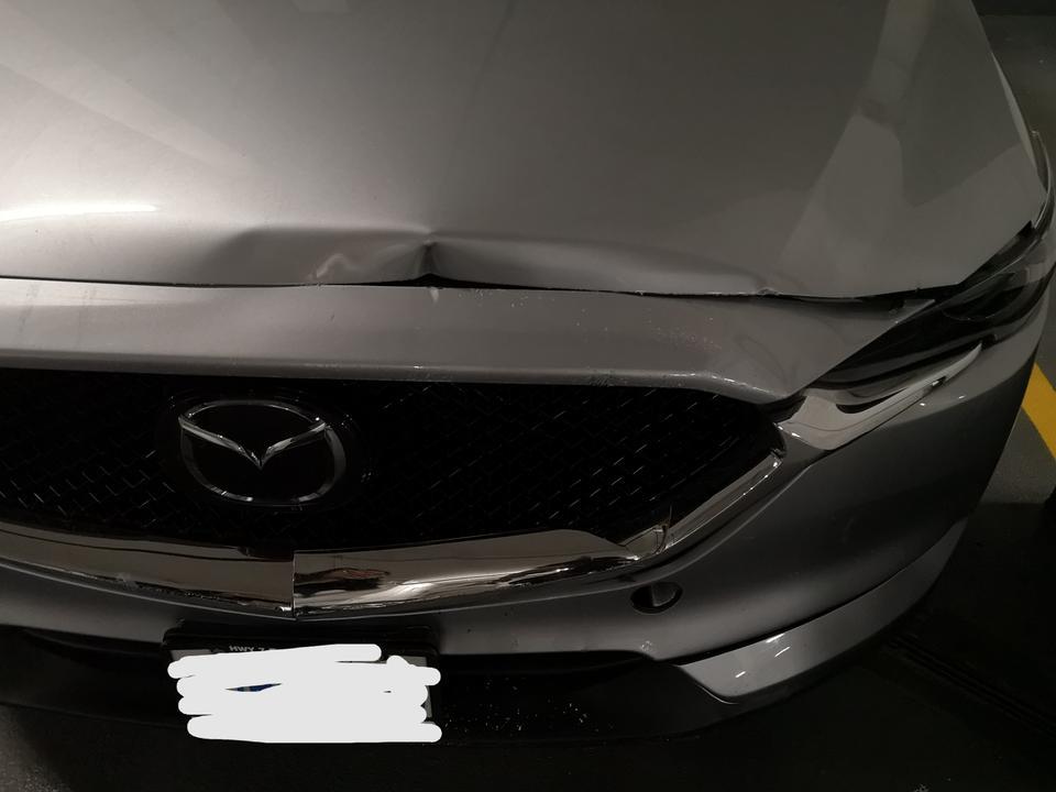 马自达cx-5-引擎盖撞成这样钣金还有救吗，还是要换新的了？求解答！