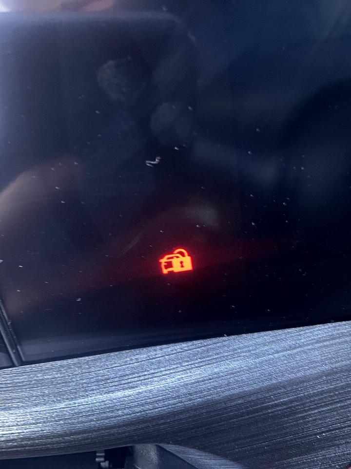 长安cs55 plus-一灭车就出现这个灯，着车没有，什么意思怎么办啊