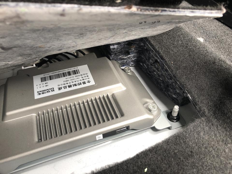 长安cs55 plus-cs55plus自动炫动 行车记录仪是不是这里插卡 副座下面