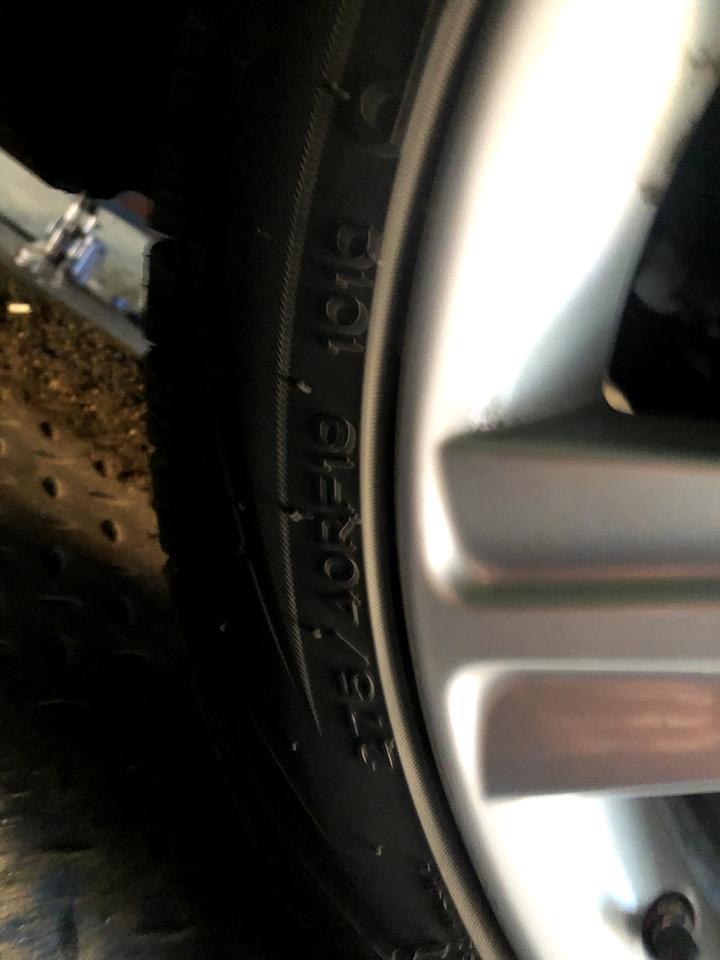 奔驰s级-s400原车尺寸轮毂开裂。换改装的安全尺寸应该改多少求解