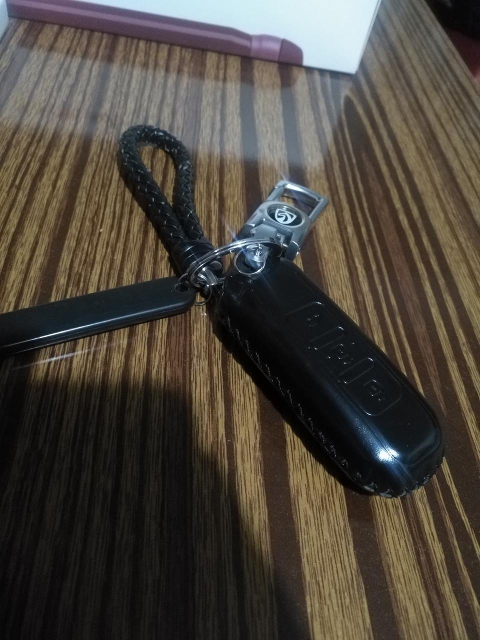 请问宝骏510的钥匙怎么撬开换电池?谢谢。