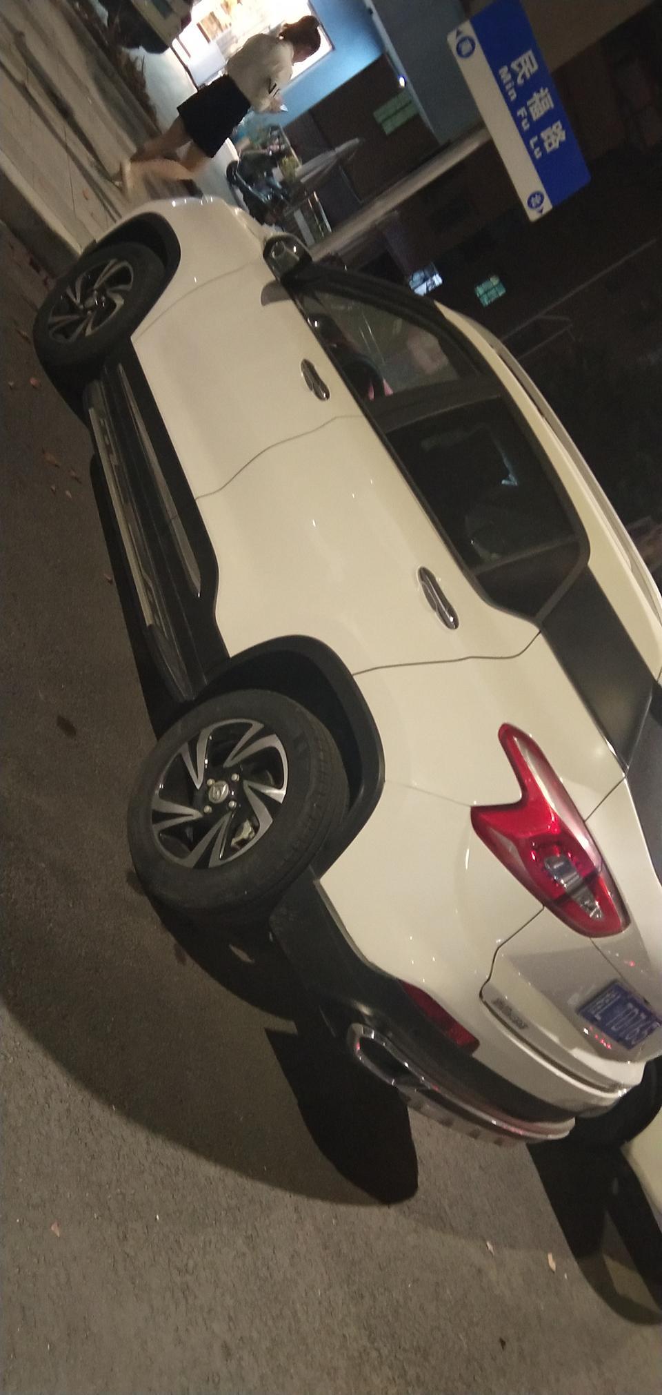 宝骏510-前段时间撞了路边的石头上，前轮上的钣金凹陷进去了，不是很大问题，本来想去维修应该花不了多少钱，结果去问了维修店要500块，请问现在能报保险吗