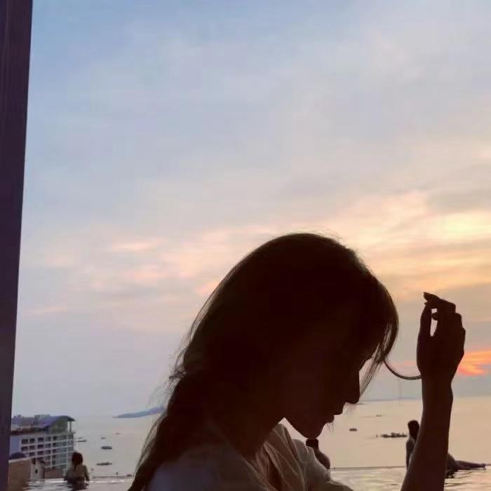 宝骏510和远景x3推荐哪个呢，女孩子开
