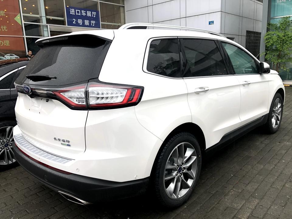 我买的是锐界 2018款四驱尊锐 plus 国6
请问各位大神这车顶配是自带贴的膜嘛?
如果他自带有贴膜 贴的是什么膜呢？
我需不需要自己去贴一个全车膜? 如果需要应该贴那种的膜 求各位大神告知!谢谢 这车油耗有点高百公里15.7个油 应该怎么开省油啊 
感谢感谢！！！