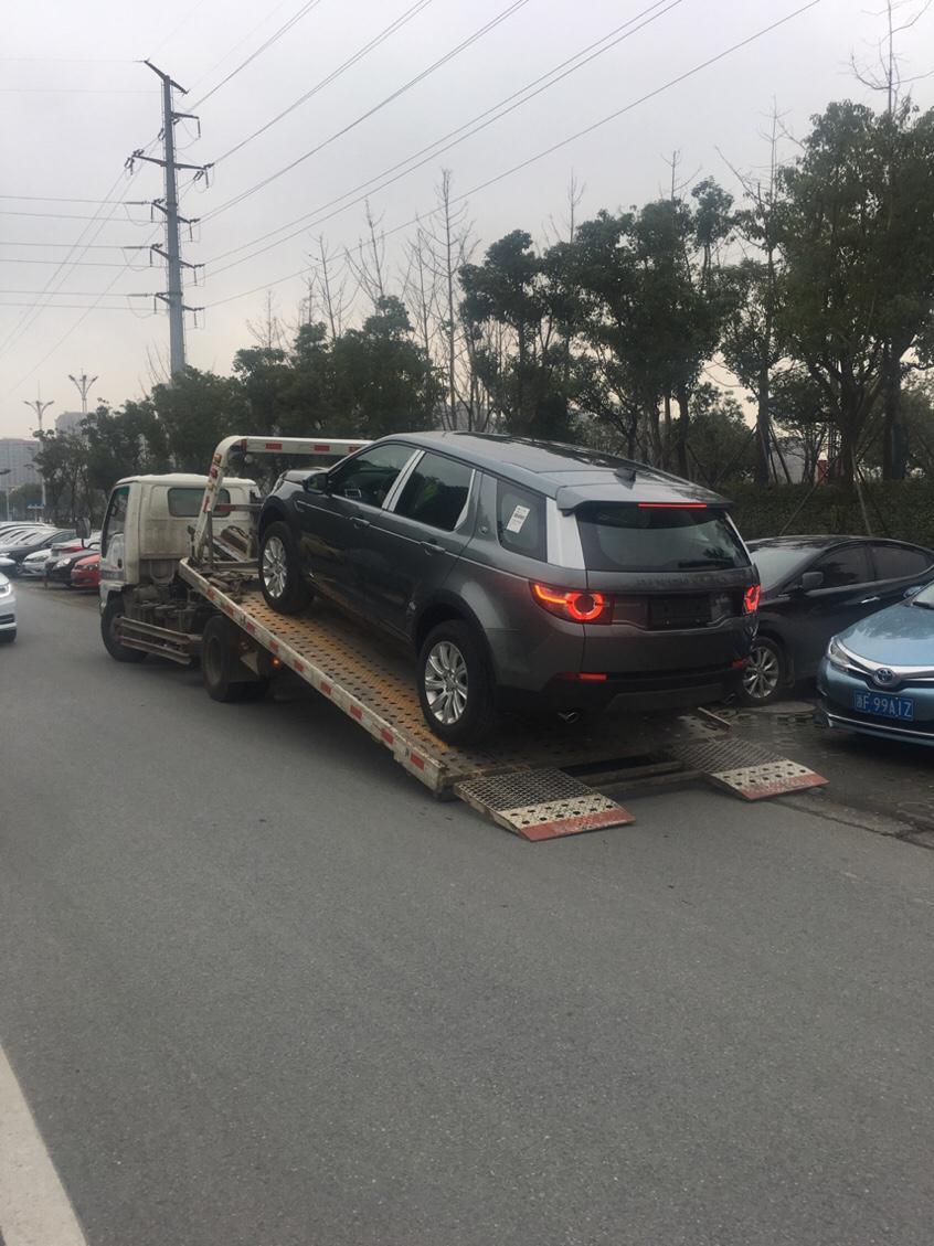 发现神行 首保免费吗？今天提车SE被告知首保不免费。求老铁解惑。图片顺序检查外观-检查车架-时间紧没有来得及打临牌，板车拉回家。