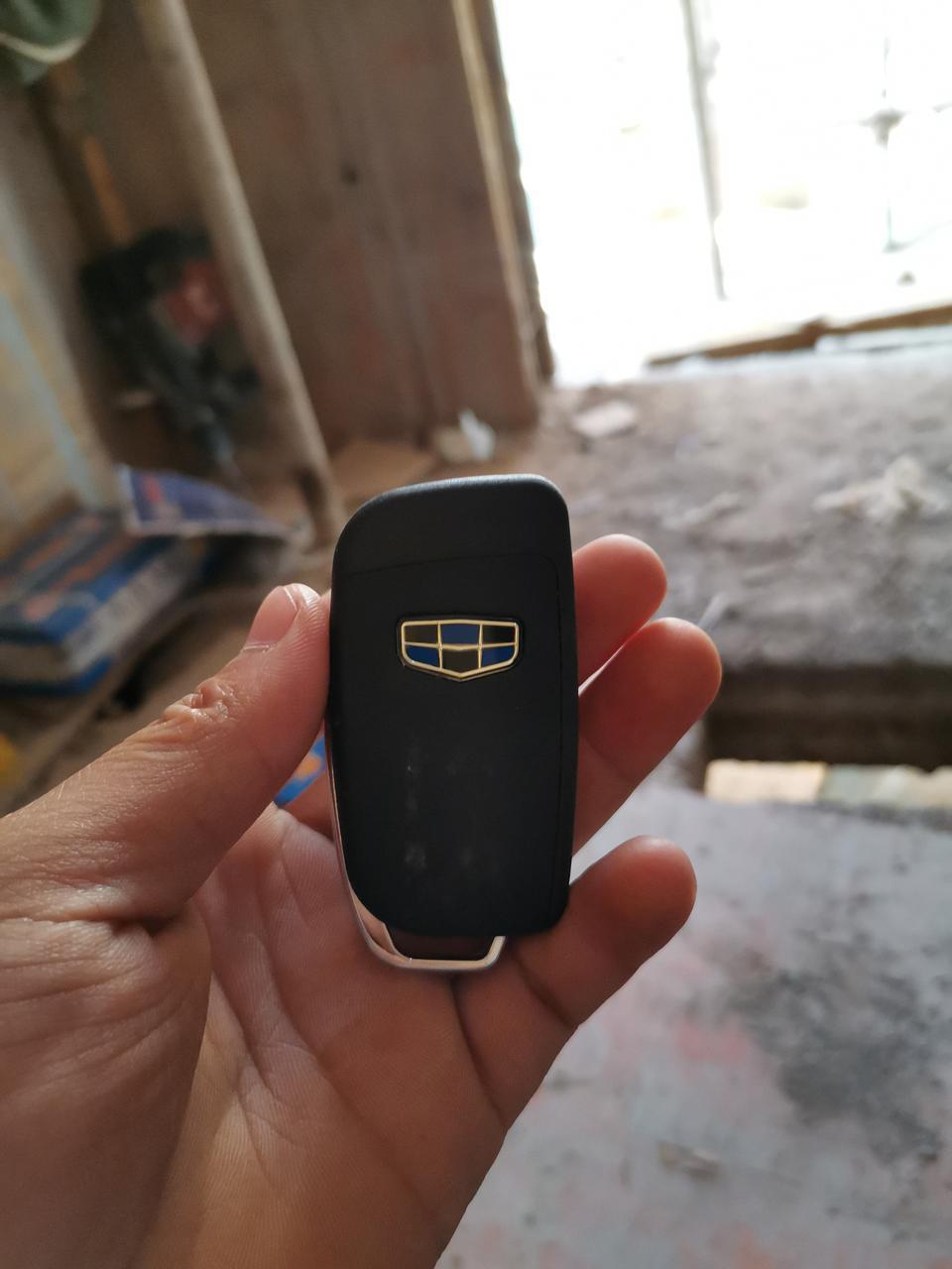 远景x3-手精版，车钥匙遥控距离超过100米了，感觉不安全，有解决的办法吗？