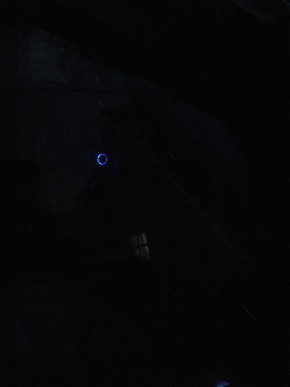 远景x3-大家好，我想问下你们的车关闭之后，钥匙孔还亮着蓝光吗？我是x3精英版的