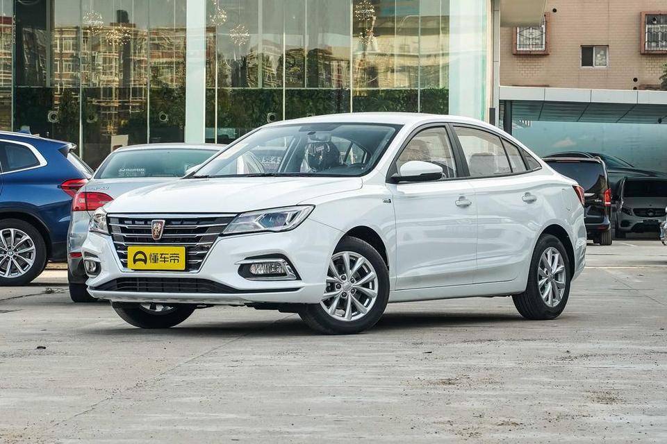 荣威i5最低配的，手动挡，也配备的铝合金轮毂吧？是图片这一款吗？