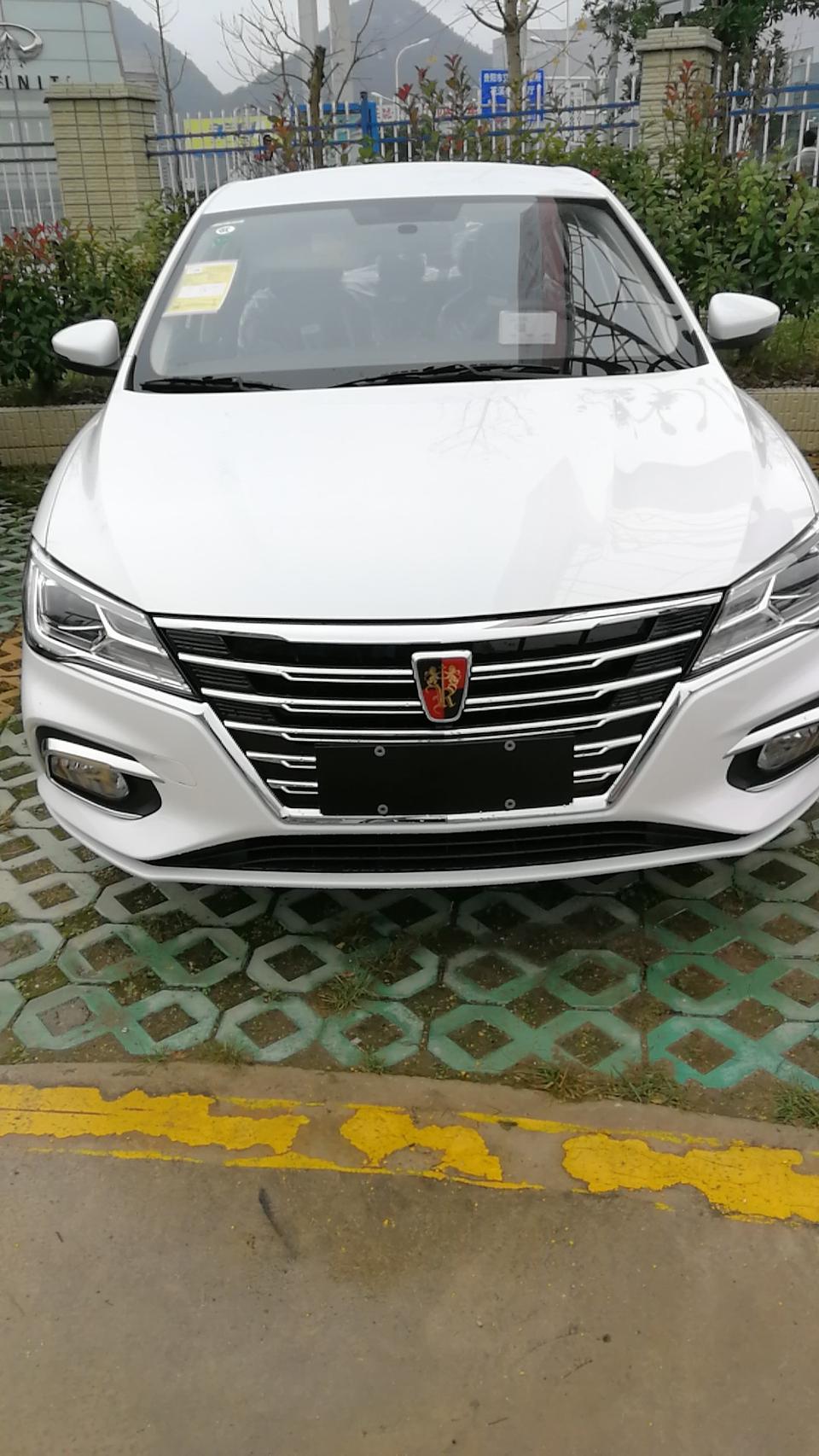 荣威i5-请问现在外面汽配城有荣威
i5的保险杠卖吗？多少钱？手动朗越版的。4s报价1060元 安装500 太坑。大概在多少钱啊？