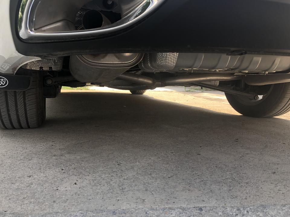 威朗-新车4个月左右悬挂不一样高，本身就这样，还是出问题了？求解答。