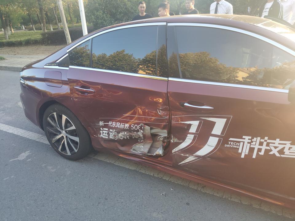 如果试驾出现事故，你会订车吗？

我在安徽试驾东风标致508L，路上出了事故，安全性能真的出色，我毫不犹豫订车了！