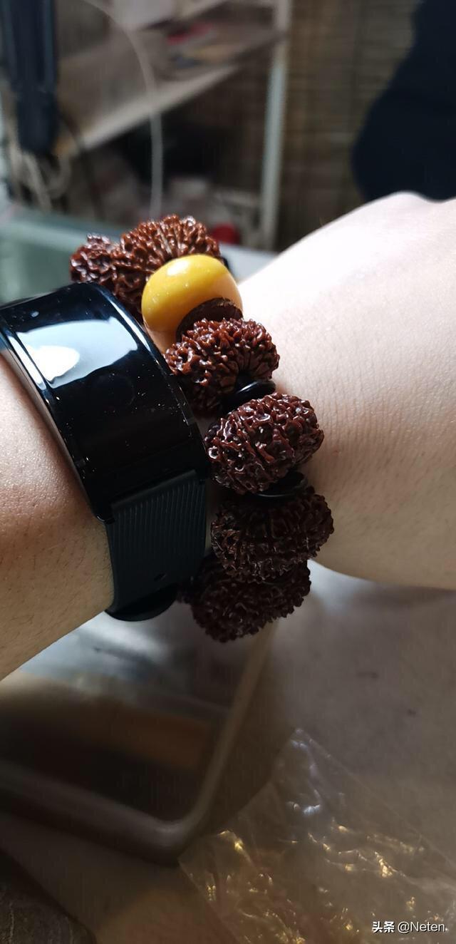 唐dm-据说订车送这种手环？？能当车钥匙用的？