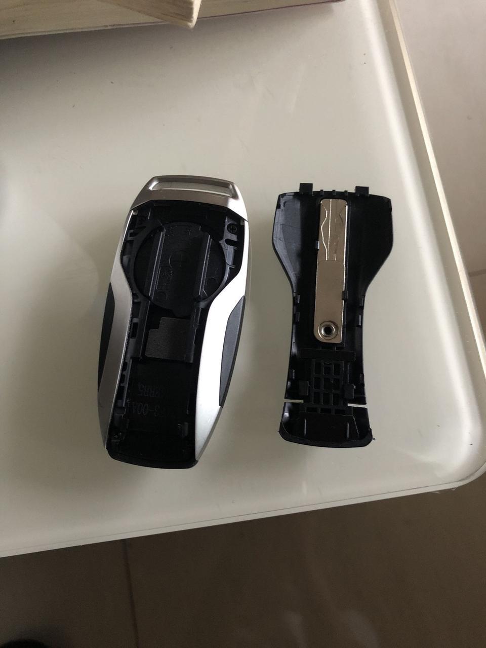在这里表扬????比亚迪 车钥匙放在裤兜里忘记拿出了 就直接扔洗衣机里 洗完晾衣服时掉地上才发现钥匙???? 心塞啊  打开钥匙扣 一点税都没有 还能正常使用 赞赞赞????????????  唐DM车????