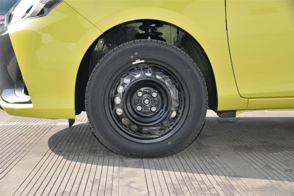 yaris l 致炫-丰田致炫，换四个铝合金轮毂需要多少钱？换了影响年检吗？需要备案吗？换起来方便吧？