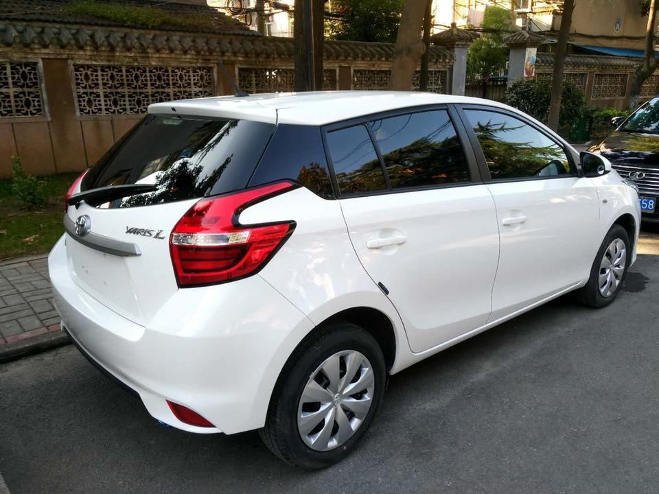 yaris l 致炫-我的致炫是2016年10月份买的1.5CVT炫动版，目前已经快6万6千公里了，想请教拥有同款车的老师们，是不是要换变速箱油了？我不想到4S店去换，觉得那是性价比最差的选择！我想自己在京东买变速箱油，到朋友的修理厂去换，然后我在京东看到了我这款车专用的变速箱油过滤网，那个是不是也一起买了更换？大概需要买多少升变速箱油来配合换油。请大家给点建议。谢谢！