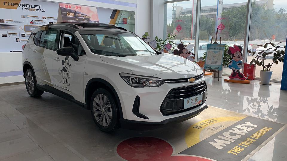 沃兰多-今天到4s店看了实车，店里没有试乘试驾车，坐标重庆巴南区的4s店，车外观可以，内饰一般，好吧忽略这些细节。销售员竟然说全款无优惠，要贷款才能有2万的现金优惠，想问下是这样的吗？