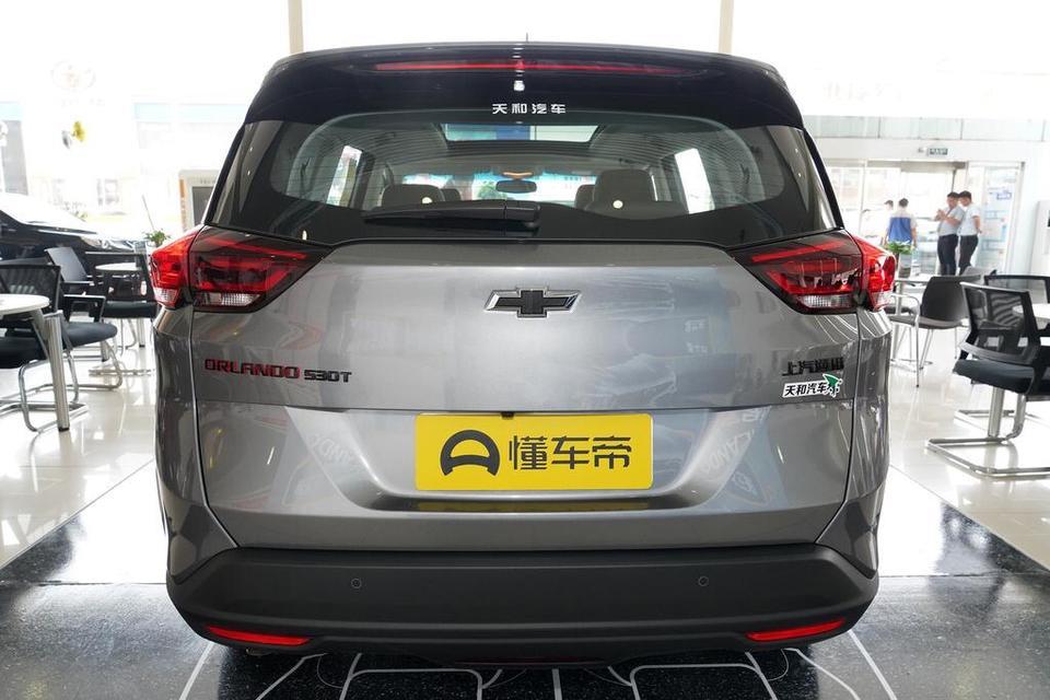 雪佛兰沃兰多正式上市，作为雪佛兰品牌全新跨界紧凑型车，此款车采用5+2的座椅布局，价格区间在11.99-15.49万元。