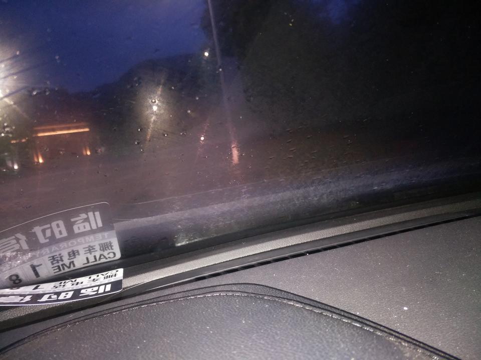 远景-下雨天老是起雾  越吹越大  不管是冷空调还是热的  都试过了  直接看不见 这是什么情况  刚买的时候一吹就没了 现在越吹越大