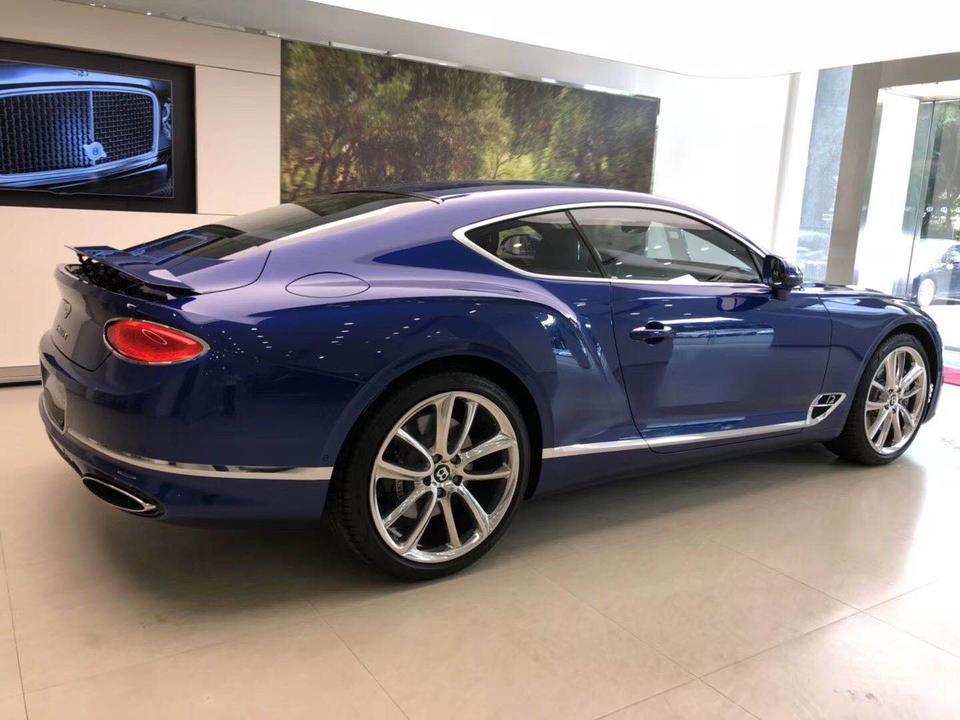 保时捷911-请教下，PORSCHE911和欧陆GT差距在哪里？