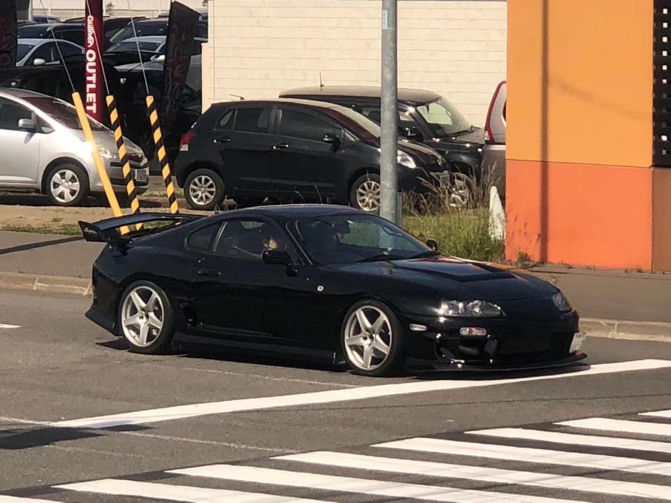 保时捷911-大家看看这是什么车……我从外形上看有点像丰田supra