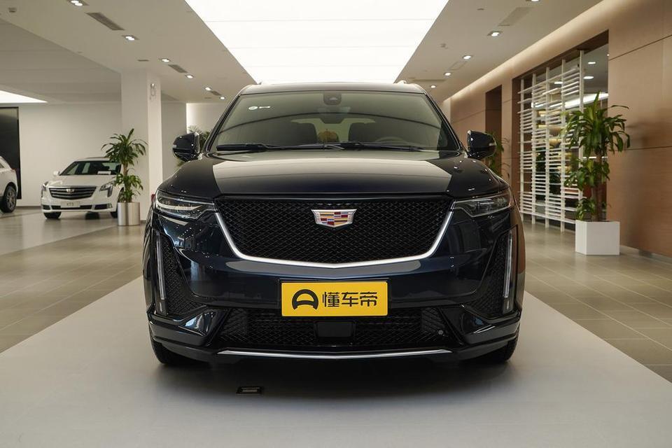凯迪拉克xt6-请问一下有没有买了豪华型的车主，自己网上买那种运动型的进气格栅来改的？？？因为实在喜欢运动型的外观，不过要加多五万感觉不划算。
