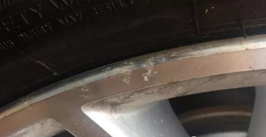 荣威rx5-轮毂上有被腐蚀的痕迹，时间久了会不会影响行驶安全？