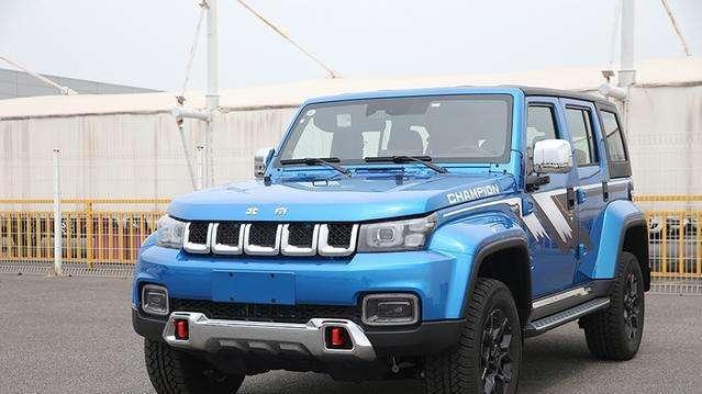 北京bj40-2018款2.3TBJ40PULS自动四驱尊享版可以改装成这样吗？安差速、轮眉、弹簧、底盘升高、越野轮胎、防撞保险杠吗！