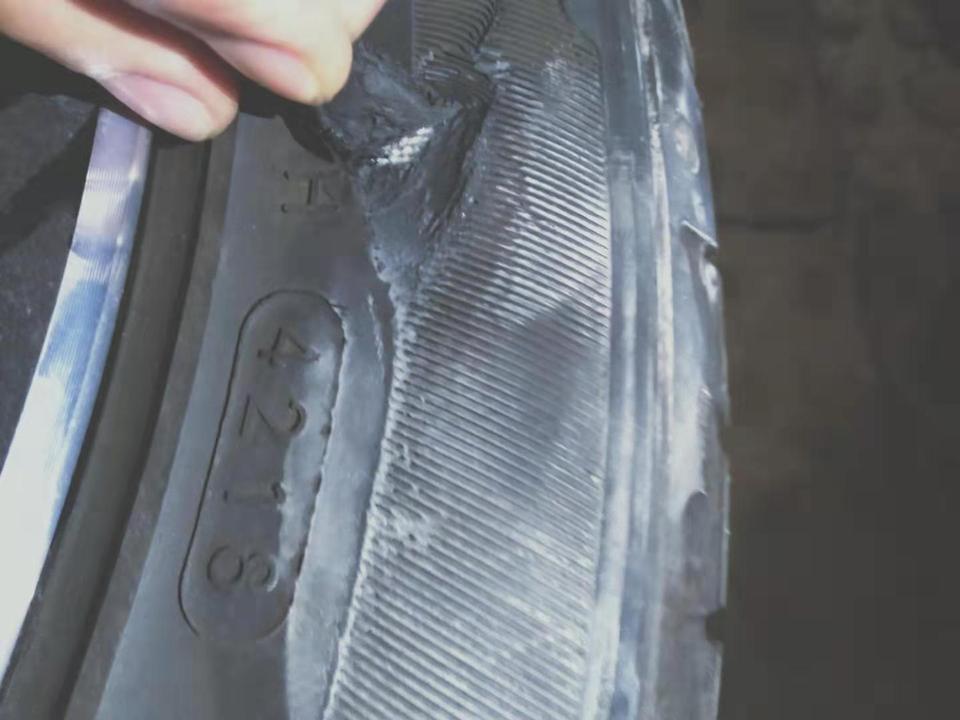 明锐-各位大佬请问一下 我这个轮胎侧面破了皮，露出了线还能补一下嘛