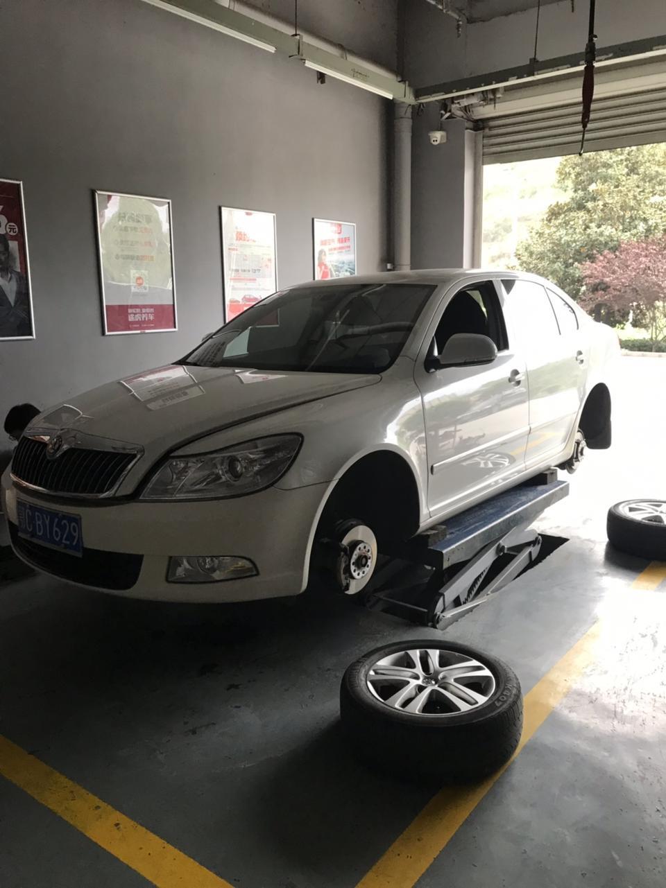 请问斯科达明锐1.4t，2013年逸俊款的dsg干式双离合60000公里，需不需要更换变速箱油？