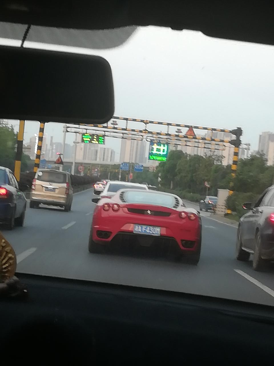 宝马4系-这是一辆法拉利什么型号的
