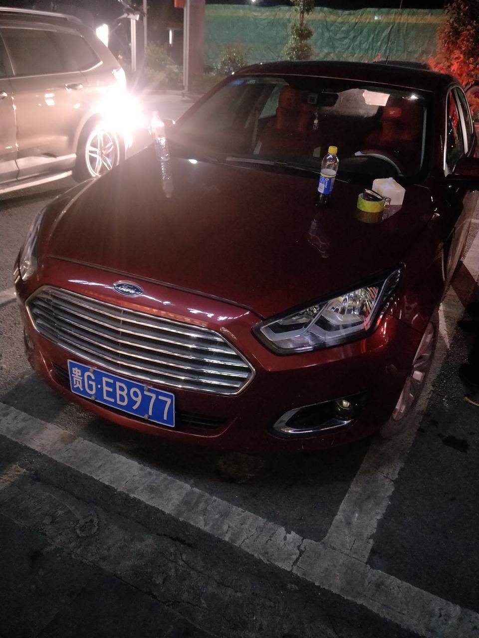 福睿斯-师傅您好！我的车锁出故障了，钥匙能锁就是不能解锁，该怎么办？我的车是福特车，车锁改过一键启动