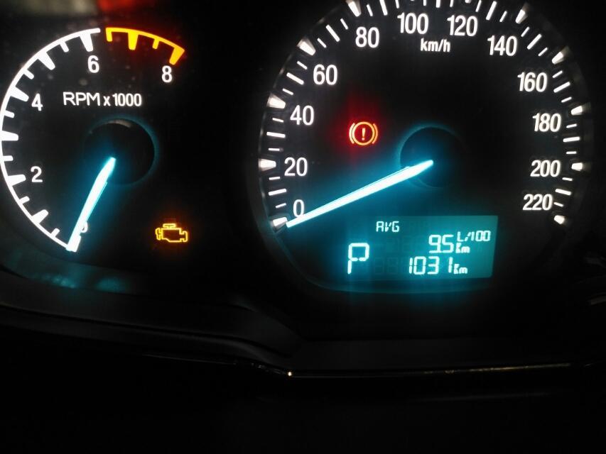 福睿斯自动挡油耗9.5一千公里新车    平均时速30    油耗很高吗