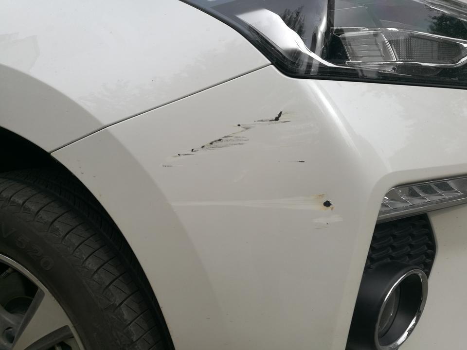 哈弗h6 coupe-我自己把车刮了，请教高手一下，我是自己修还是走保险修哪？我有商业险和车损险。求你点???