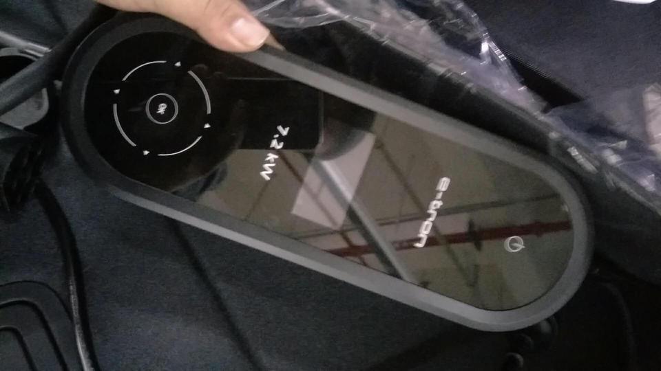 奥迪a6l phev-这东西是随车必带去还是这就是4S所谓说的送的充电桩？