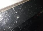 哈弗h6 coupe-今天开车出门，无意中发现车被别人砸了，一直在停车位放着，不知为啥这样子，心痛的无以言表，才买两个多月，请问这样需要更换或者有什么好的建议吗？
