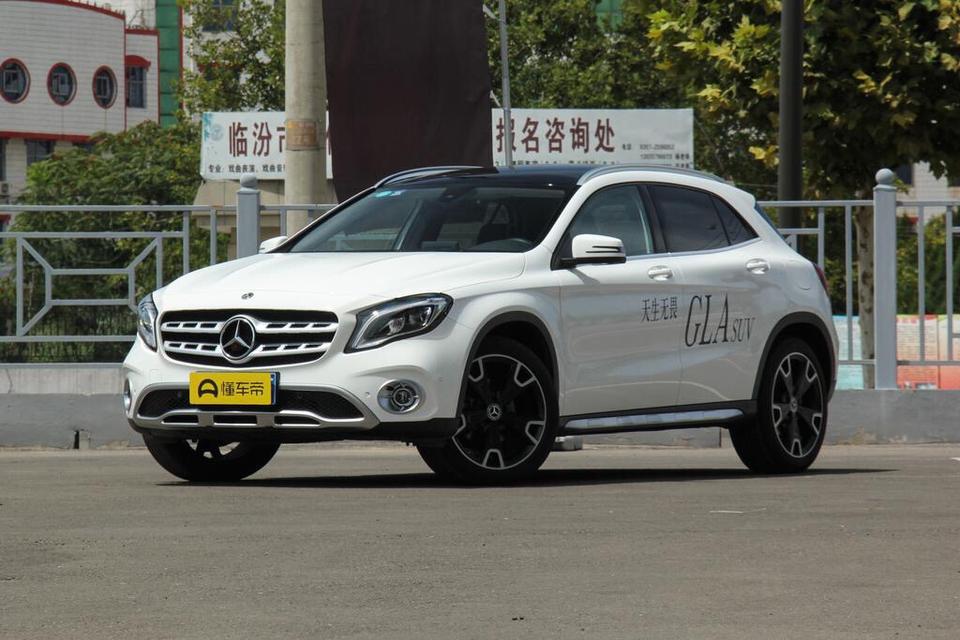 奔驰gla-朋友想买一辆GLA260运动型，据说它是四驱的，其他配置丰富吗？多少钱可以买到？