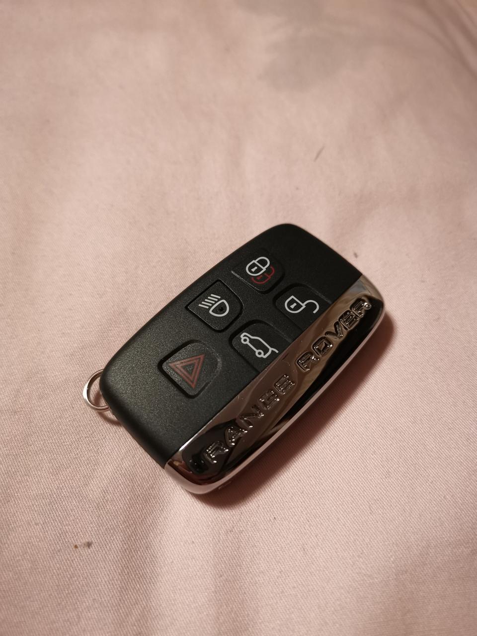 揽胜星脉-想问下19款p380se有主动刹车吗，我是车主