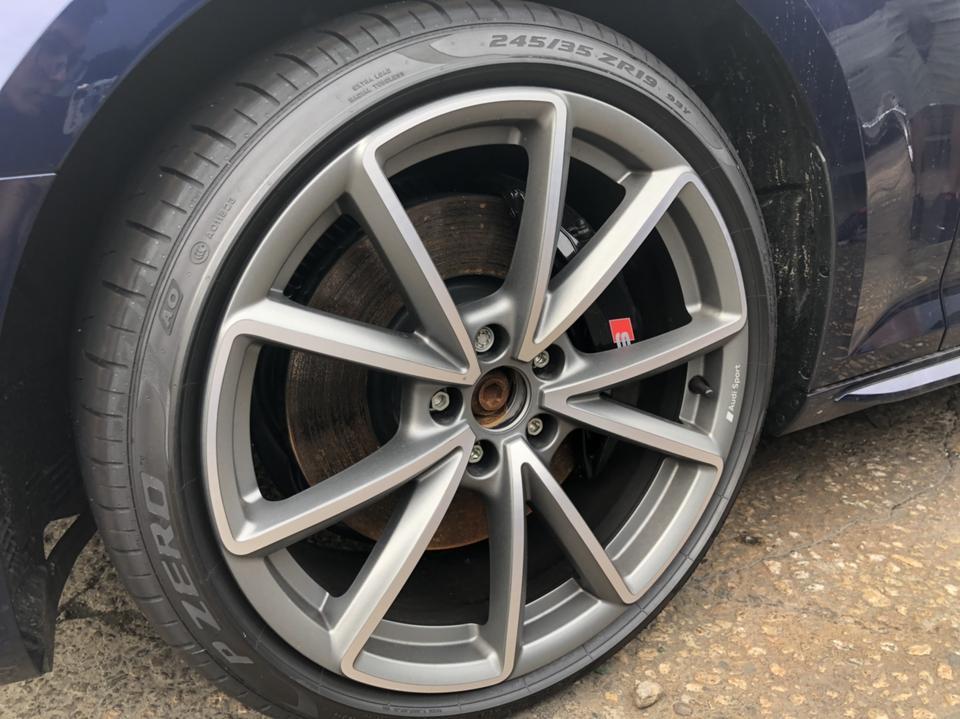 奥迪s4-请问S4的轮胎可以换成40的吗？
新车轮胎多少钱