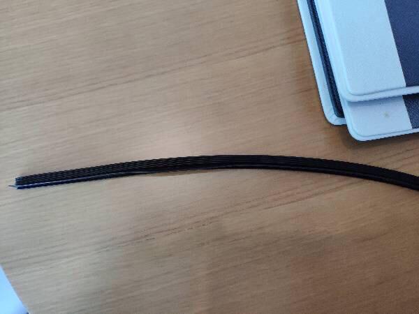 蓝鸟-关天窗的时候掉下来的胶条