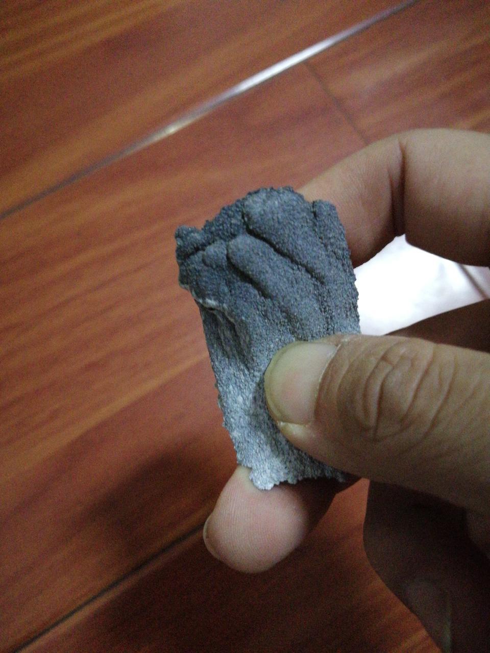 威驰-这是什么东西?有知道的吗？橡胶类松软的。在我左侧轮胎挡泥板里侧
