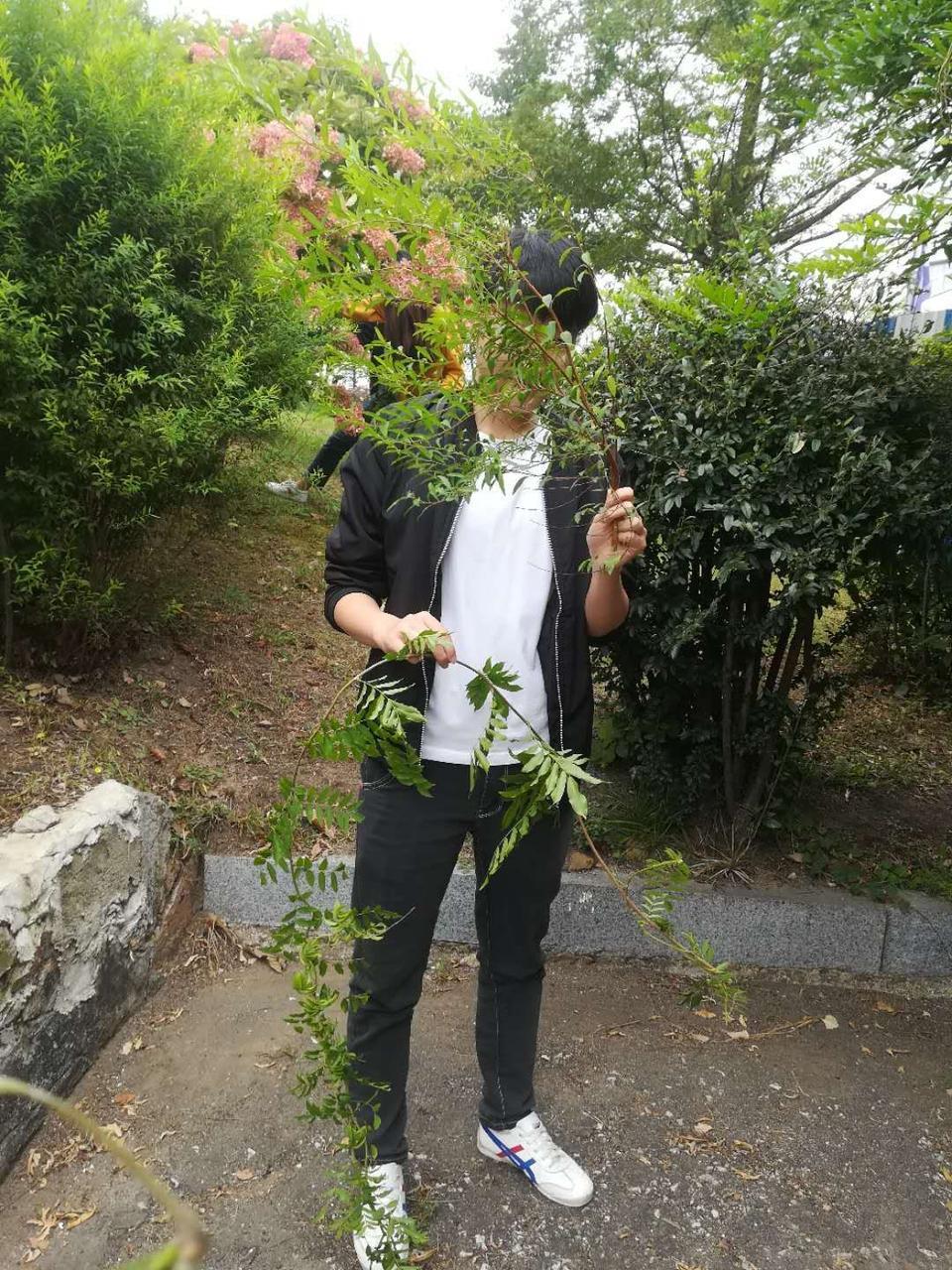 威驰-我像女的吗，哈哈哈哈