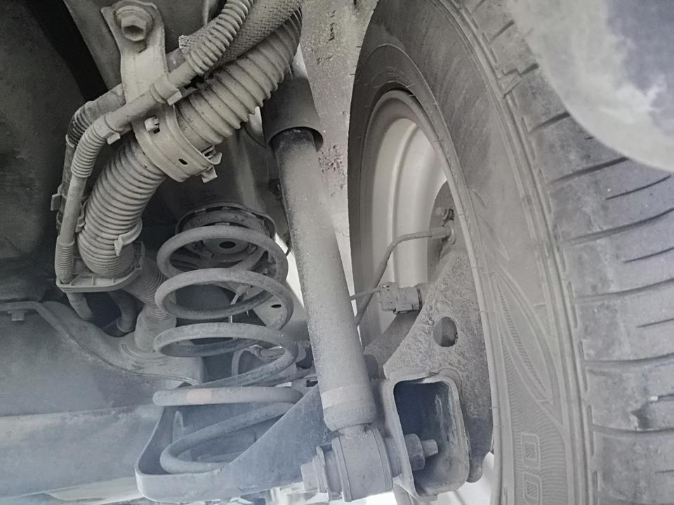 威驰车减震器使用多长时间更换？
