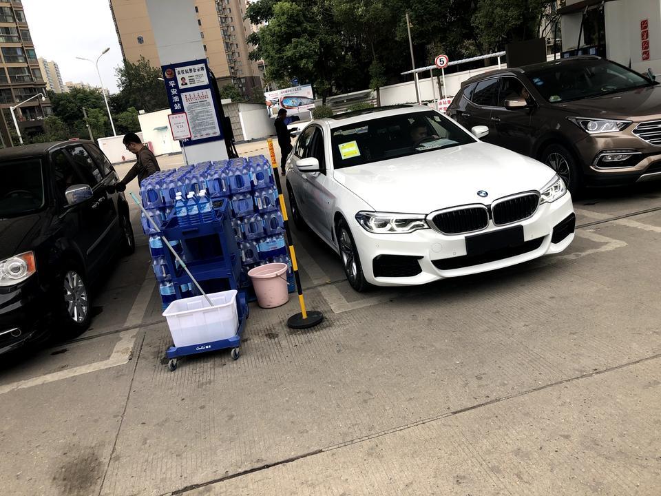 宝马5系(进口)-大家说说你们怎么自动挡停车的，我是刹车-p挡-手刹。有几次有顿挫什么鬼？难道是刹车-n挡-手刹-p挡？要不要这么矫情繁琐？！