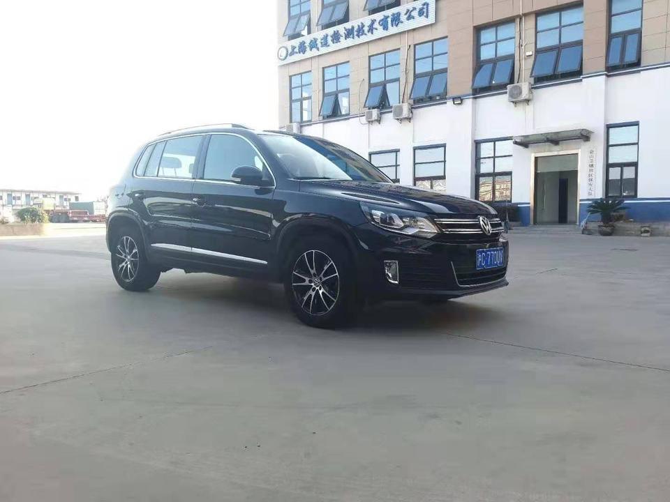 请问各位大神，2016款大众途观1.8T自动四驱豪华版SUV    地点:上海  二手车行说车源:公司车辆 里程12万公里 2016年上的牌 多少能入手啊？二手车行问我要14万，心理没底， 请各位大神能给个建议 谢谢