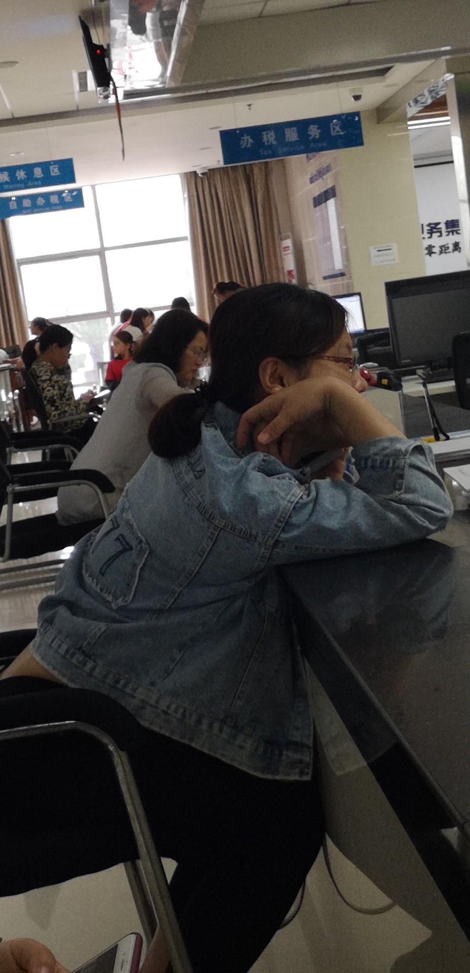 19年3月出厂的1.8t途观丝绸之路舒适版，转速在1200-1500，30-80码之间有共振及异响，4儿子说是正常，这个共振及异响怎么处理？