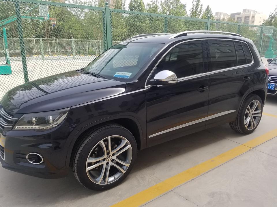 途观-启动汽车，左右打方向有间隙伴有咕咚咕咚的声音。高速方向会抖动，之后会慢慢减轻抖动，过减速带时，感觉车散架。是方向机坏了么？求各位大师解答，少花冤枉钱。