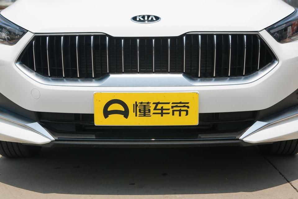 全新起亚K3低配和高配前脸设计不一样？怎么从网上看的图低配还是和旧款一样的进气格栅？